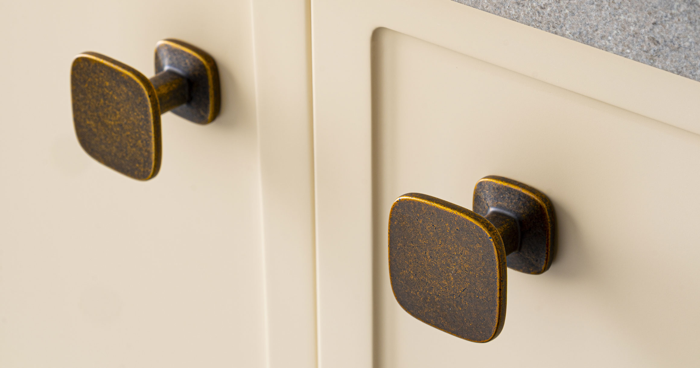 TIRADOR POMO QUART  0616034Z623 34MM LATON RUSTICO